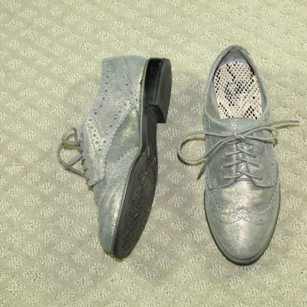Gianni Bini Women's Size 6.5M Silver Sparkle Lace Up Oxford Shoes
